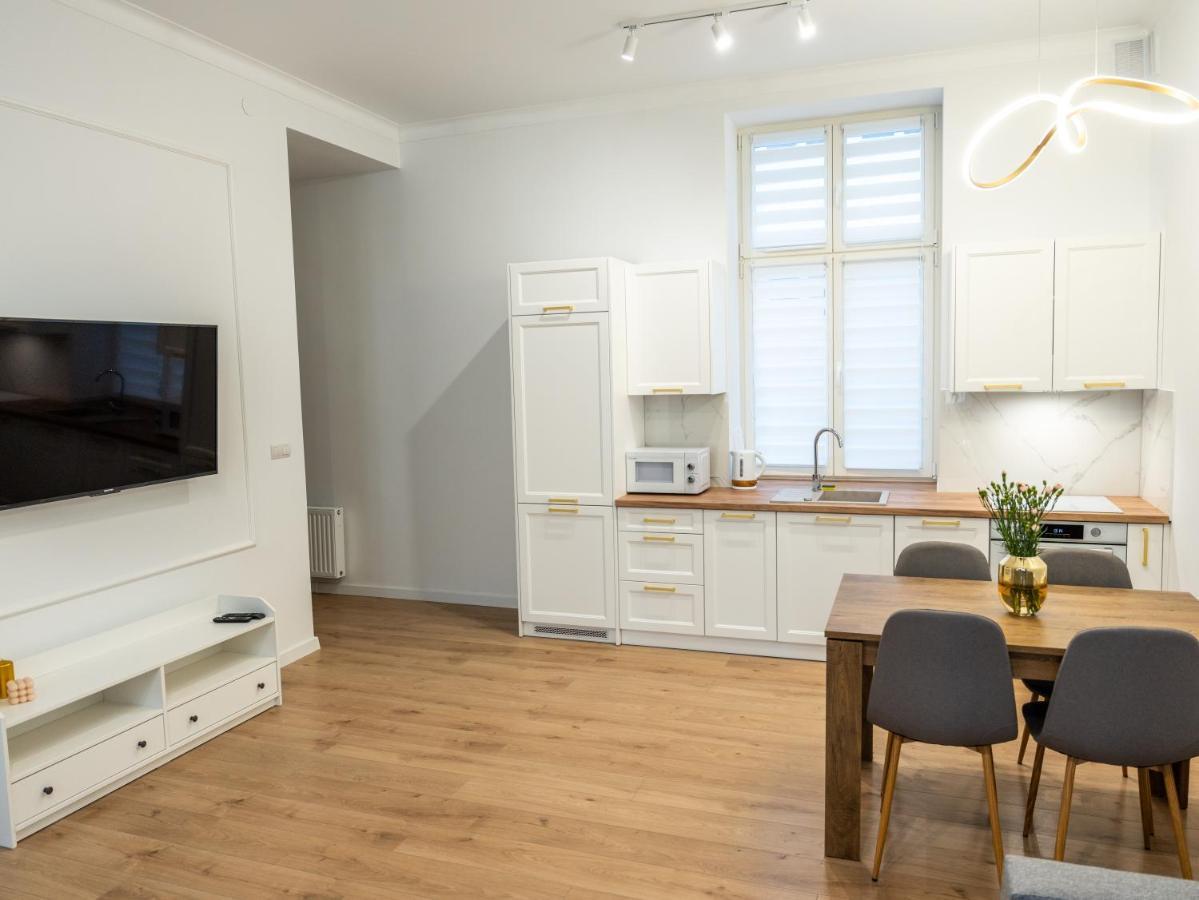 Zlote Apartamenty 6 莱格尼察 外观 照片